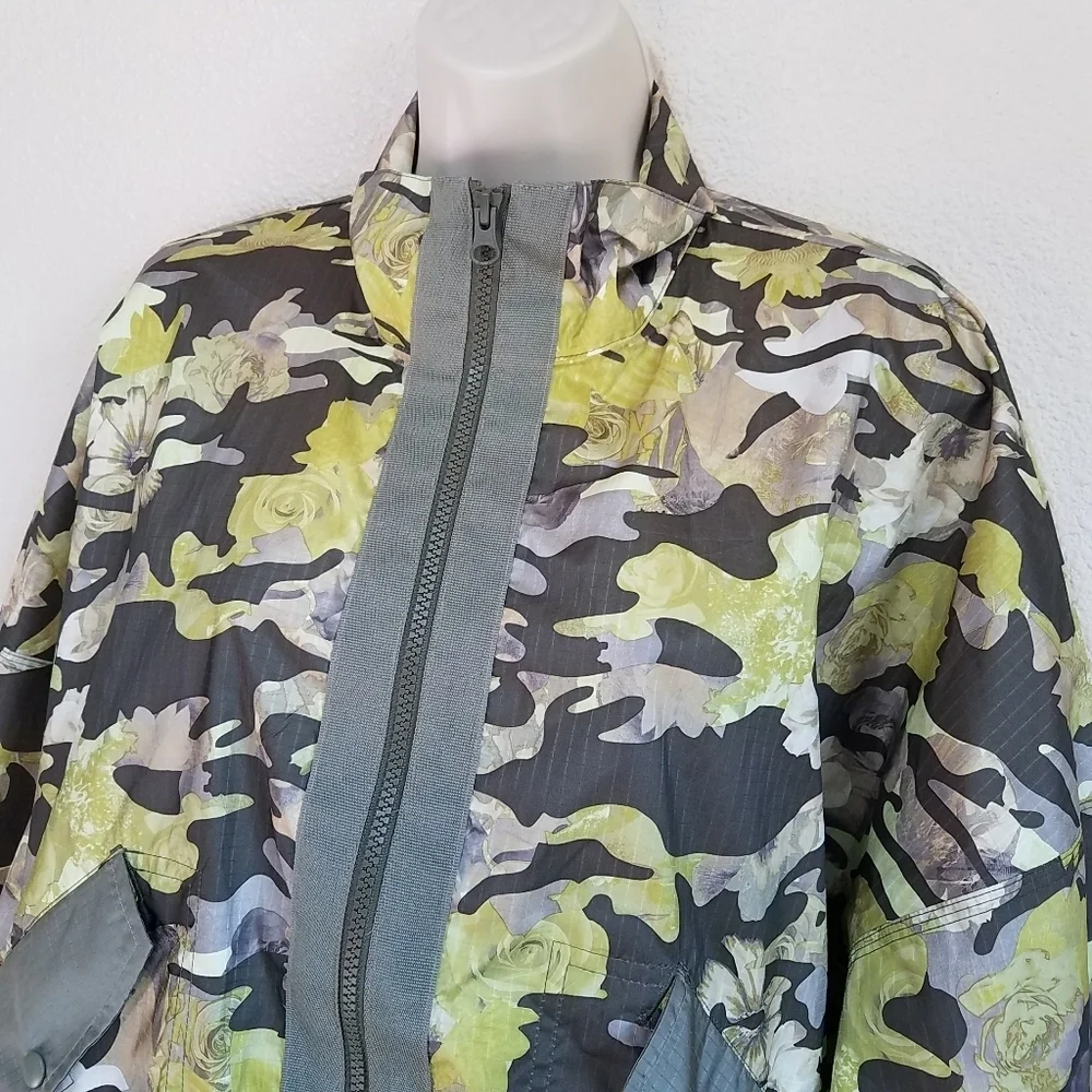 Nike Women's Sportswear Woven Windbreaker Jacket